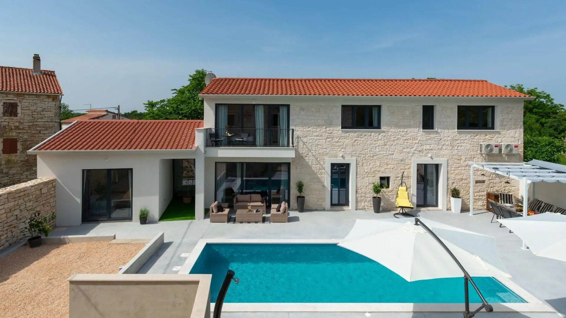 Villa Simone Designer, Modern And Heritage Mix, Umzaunt, Buro Tinjan كرواتيا