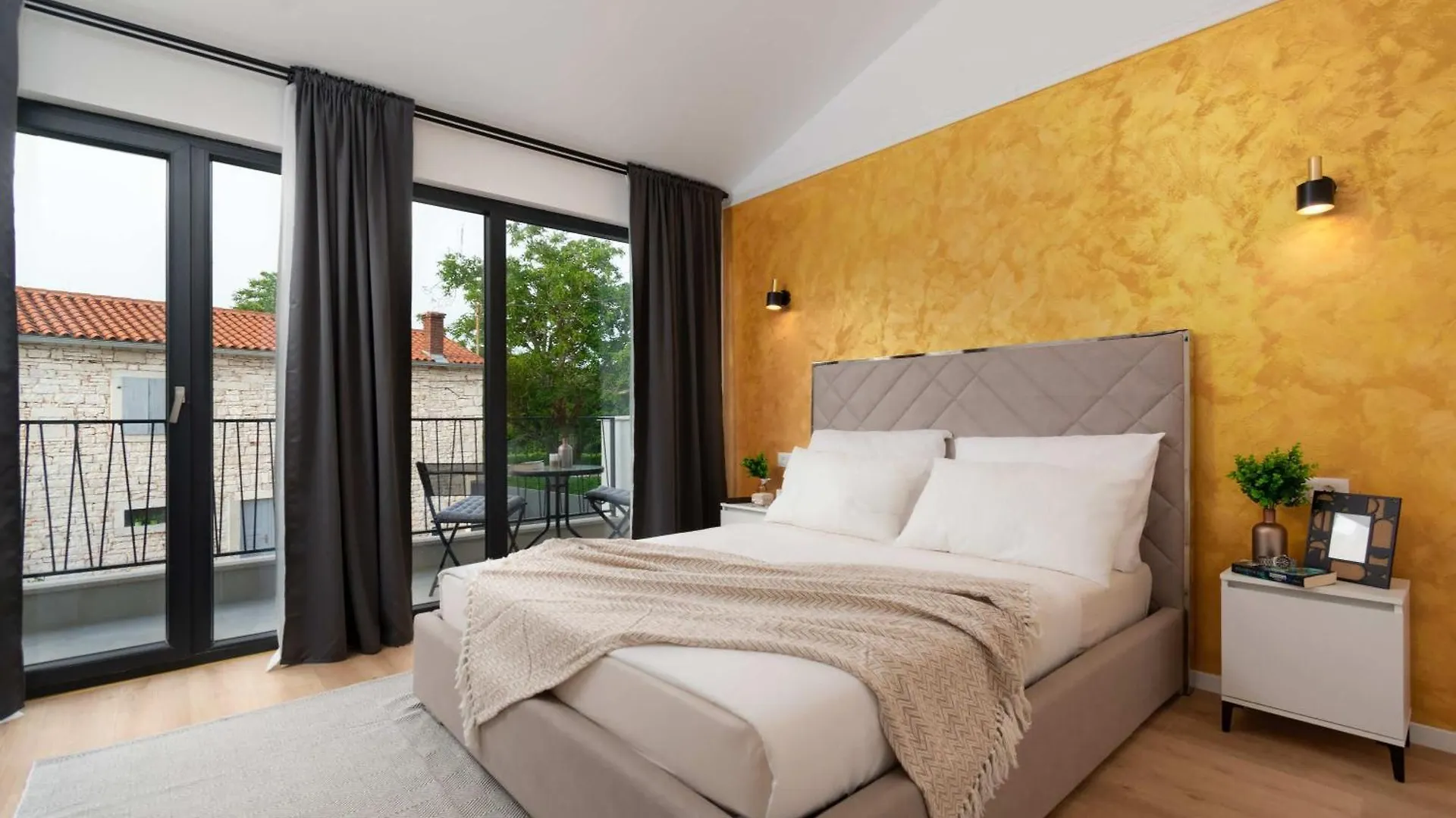Villa Simone Designer, Modern And Heritage Mix, Umzaunt, Buro Tinjan كرواتيا