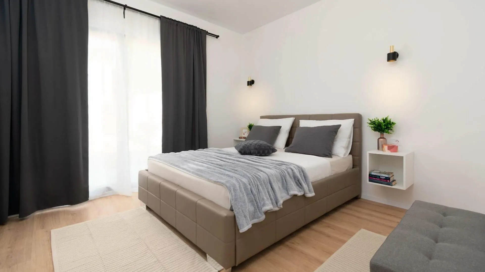 Tinjan Villa Simone Designer, Modern And Heritage Mix, Umzaunt, Buro קרואטיה