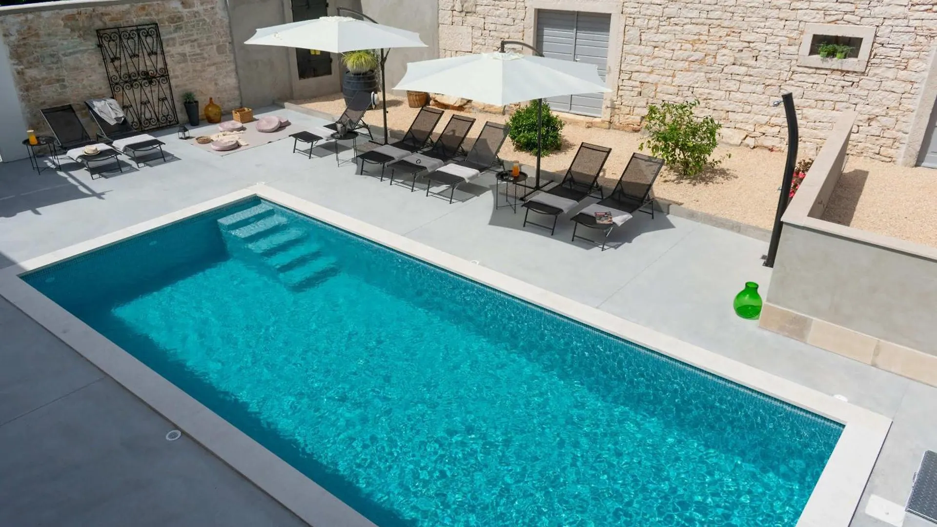 بيت للعطل Villa Simone Designer, Modern And Heritage Mix, Umzaunt, Buro Tinjan كرواتيا